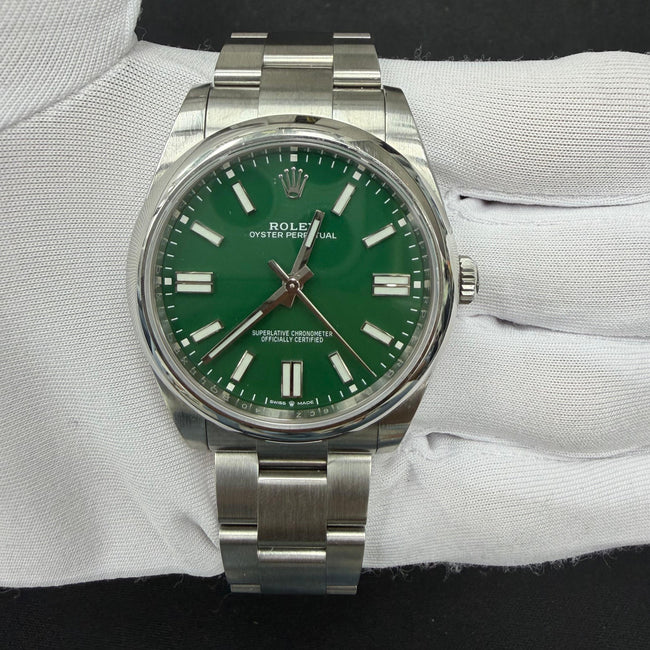 ROLEX OYSTER PERPETUAL 124300 Main Image