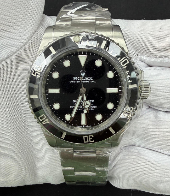 ROLEX SUBMARINER NO DATE 124060 Main Image