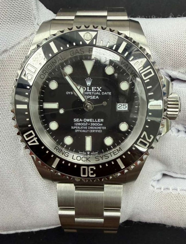 ROLEX SEA DWELLER 126660 Main Image