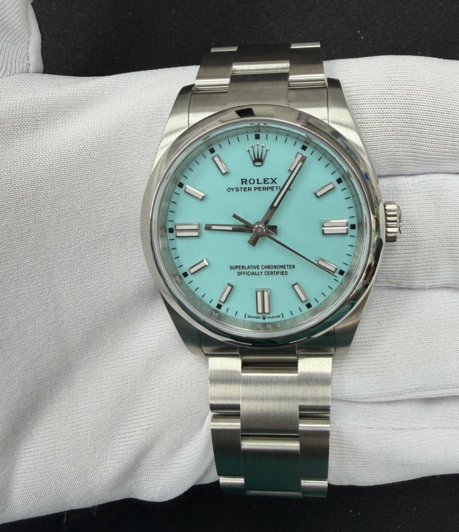 ROLEX OYSTER PERPETUAL 126000 Main Image