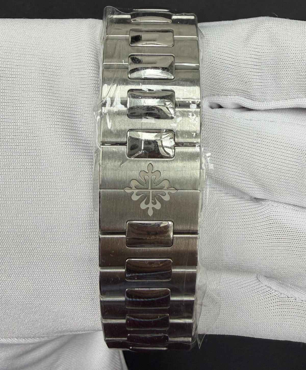 PATEK PHILIPPE NAUTILUS 5990/1A-011