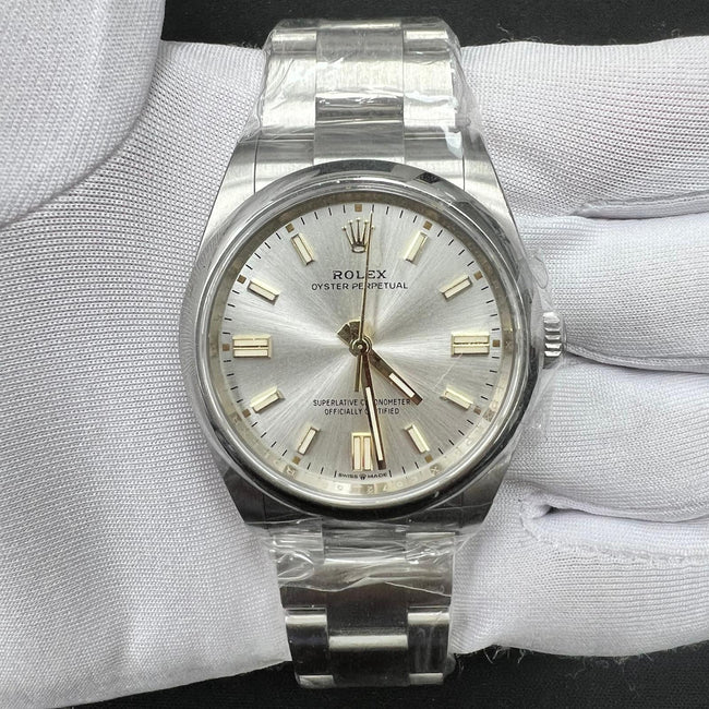 ROLEX OYSTER PERPETUAL 126000 Main Image