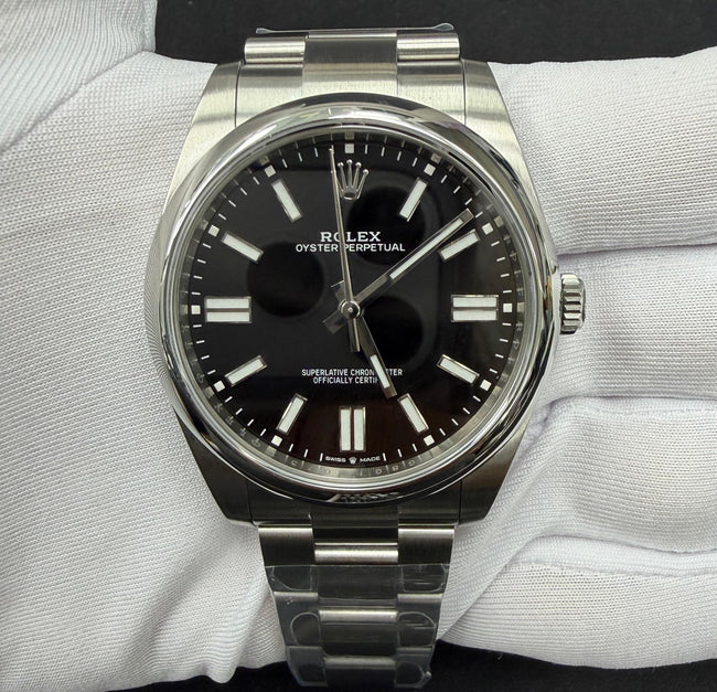 ROLEX OYSTER PERPETUAL 124300 Main Image