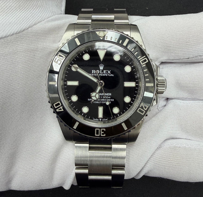 ROLEX SUBMARINER NO DATE 124060 Main Image