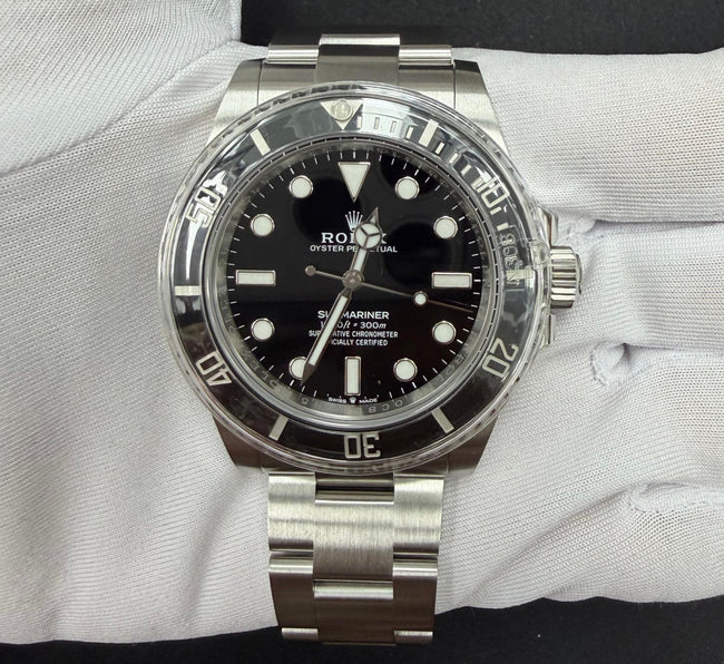 ROLEX SUBMARINER NO DATE 124060 Main Image