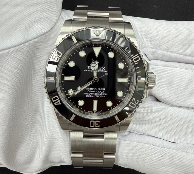 ROLEX SUBMARINER NO DATE 124060 Main Image